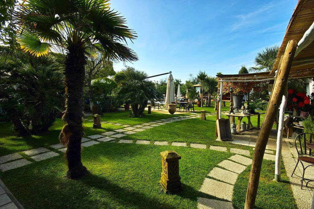 Hotel Atlantic Marina Di Carrara Eksteriør bilde