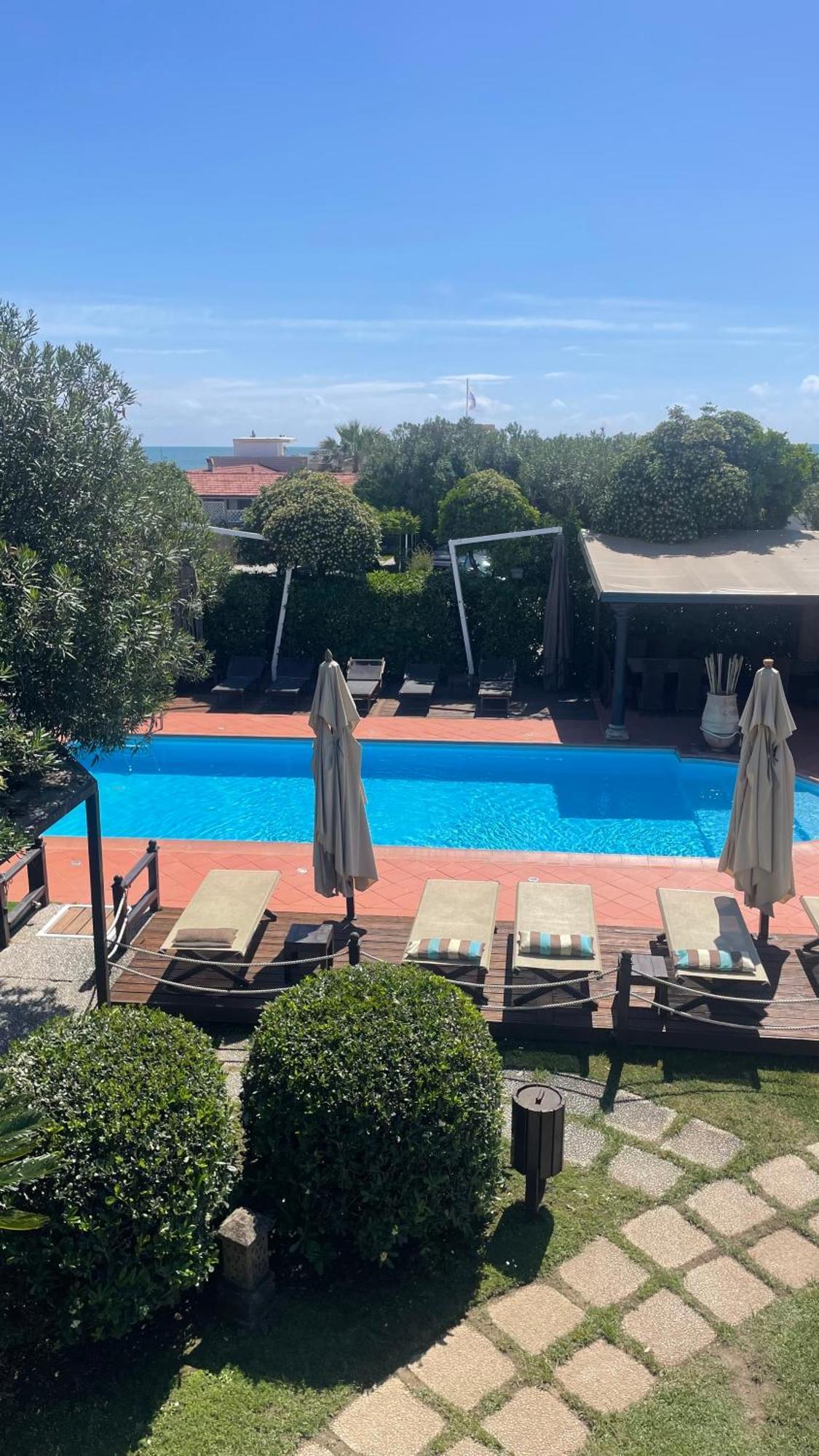 Hotel Atlantic Marina Di Carrara Eksteriør bilde