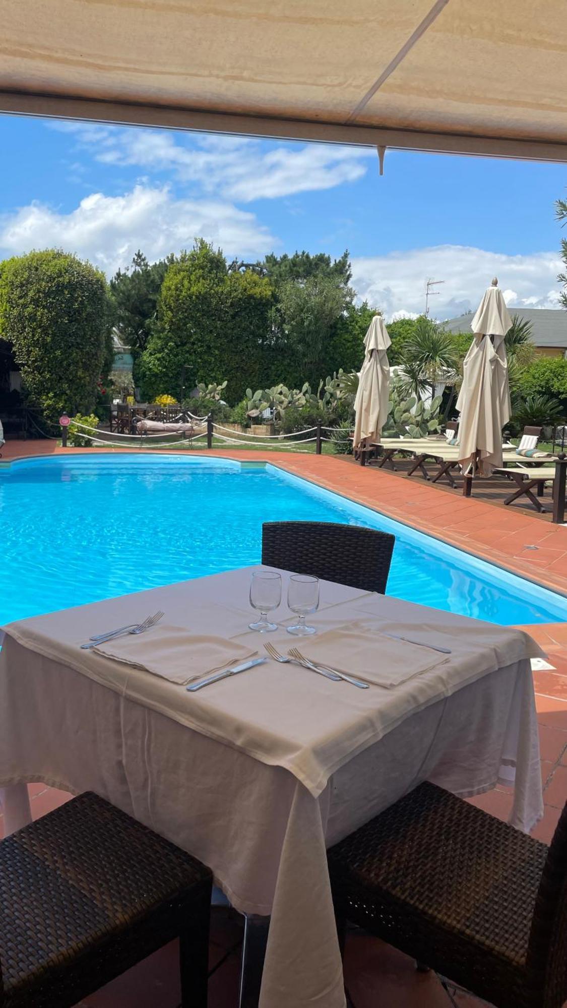 Hotel Atlantic Marina Di Carrara Eksteriør bilde