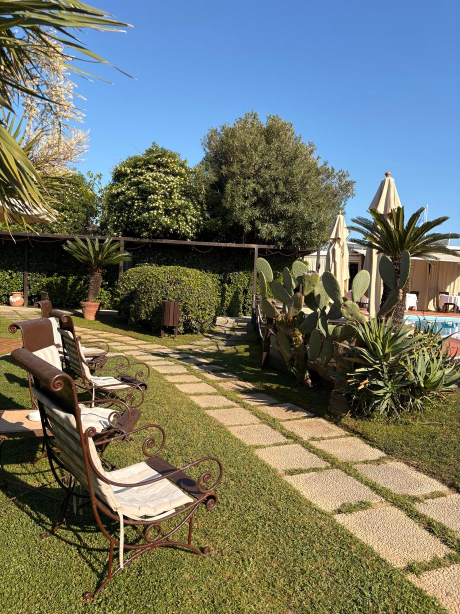 Hotel Atlantic Marina Di Carrara Eksteriør bilde