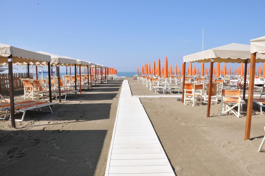 Hotel Atlantic Marina Di Carrara Eksteriør bilde