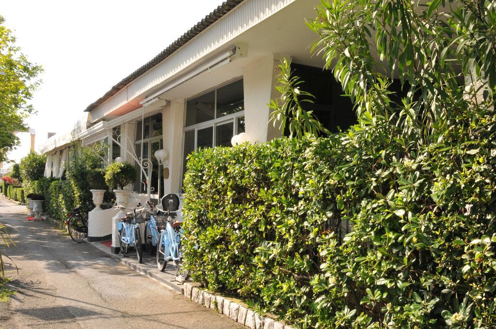 Hotel Atlantic Marina Di Carrara Eksteriør bilde